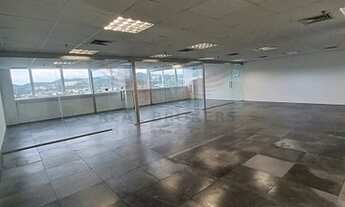 Imagem 6: Sala comercial para locação em Alphaville com infraestrutura pronta para ocupação imediata