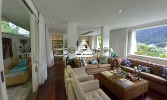 Imagem 3: 4 quartos, área de laser, piscina, churrasqueira, sauna, dependências completas e 2 vagas