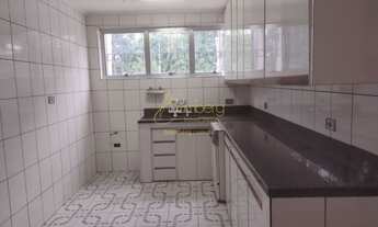 Imagem 5: Linda casa. vista para uma linda praça. Totalmente isolada. Jardim. Churrasqueira e pisci