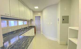 Imagem 2: Apartamento com amplo terraço com vista para Beira Mar Norte no Centro - Florianópolis - S