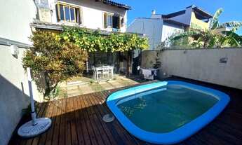 Imagem: Porto Alegre - Casa Padrão - Aberta dos