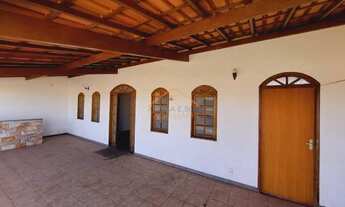 Imagem 1: Casa localizada no Monte Castelo, área gourmet com Piscina e vaga para 3 carros