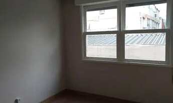 Imagem 2: Apartamento REFORMADO em ótima conservação. Orientação Lateral-leste, 1º andar e 57,99 m2