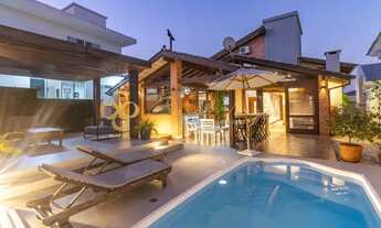 Imagem: Linda casa Rústica de 3 dormitórios a