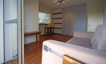 Imagem 3: Apartamento claro, repleto de armários com 2 dormitórios, parcialmente mobiliado