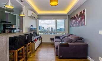 Imagem 2: Apartamento 60m² - semi mobiliado, 2 dormitórios, 1 suíte, churrasqueira e 1 vaga de garag