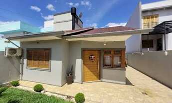 Imagem 1: Casa para venda tem 102 metros quadrados com 2 quartos em Centro - Garopaba - SC