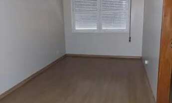 Imagem 3: Apartamento REFORMADO em ótima conservação. Orientação Lateral-leste, 1º andar e 57,99 m2