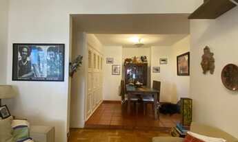 Imagem 4: Apartamento em rua arborizada na Gávea, próximo ao comércio.Amplos quartos.Sala com dois e