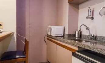 Imagem 2: Flat a 2 quadras do Shopping Ibirapuera, ótima localização, em um dos melhores bairros de