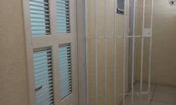 Imagem 3: 01 dormitório, banheiro, sala e cozinha integrada. 2º andar. Rateio de água variável + tax