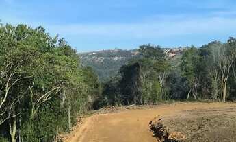 Imagem: Terreno Espaçoso Próximo à Castelo Branco
