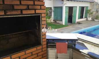Imagem 5: Casa residencial disponível para venda no bairro Cidade Jardim em Uberlândia-MG