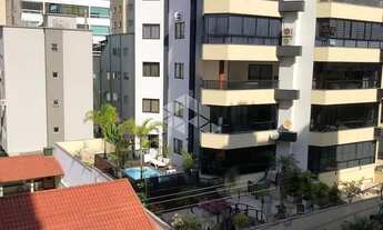 Imagem 2: Apartamento - 3 Dormitórios - 382m² privativos - Meia Praia - Mobiliado