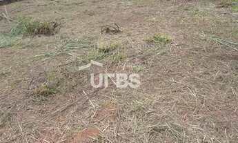 Imagem 2: FUNDO CONFRONTANDO COM CORREGO AGUA BRANCA