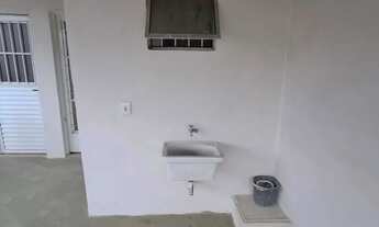 Imagem 3: Casa de 02 cômodos com quintal individual, localizado em Avenida com todos tipos de comérc