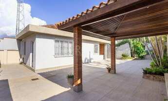 Imagem 3: Casa sobrado no Partenon de 3 dormitórios e amplo pátio