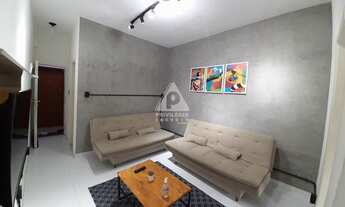 Imagem 3: Original sala quarto reformadíssimo com vista verde em Copacabana!!!