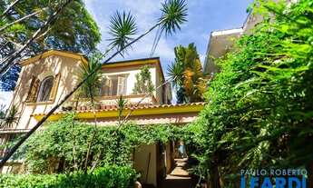 Imagem: CASA ASSOBRADADA - JARDIM PAULISTA - SP