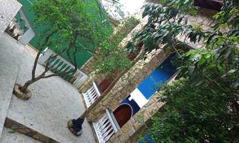 Imagem 3: Casa de Alto Padrão em via pública