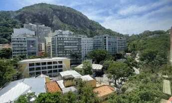 Imagem 2: Apartamento com 350m2 vista livre, com extensão da sala agradável varanda fechada