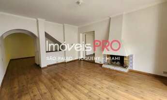 Imagem: Casa Assobradada em rua tranquila na Vila