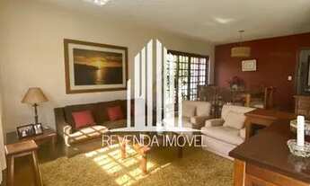 Imagem 3: Casa com 438 metros de area total, 4 dormitórios (1 suíte), 4 vagas e amplo espaço para ár