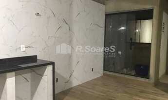 Imagem 5: Casa com dois quartos sendo um, suíte, em Jardim Sulacap, na av. Carlos Pontes