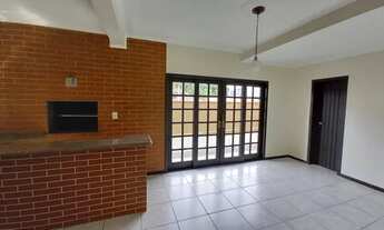 Imagem 5: Casa ampla no Floresta, 05 quartos sendo 02 suítes, 03 salas, área de festas, garagem ampl