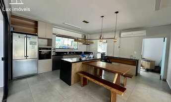 Imagem 7: Praia dos Passarinhos/ 413m² 04 suítes/ semi mobiliada/ piscina/ área gourmet