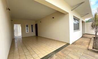 Imagem: Casa a venda no centro de Piratininga/SP