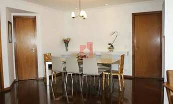 Imagem 6: Excelente imóvel, amplo, muito bem localizado, próximo a mercados, farmácias, comercio e b