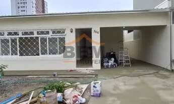 Imagem 3: Casa para Locação em Itajaí, São João, 3 dormitórios, 2 suítes, 4 banheiros, 2 vagas