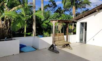 Imagem 6: Casa com piscina e salão de festas