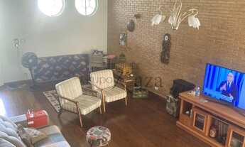 Imagem 2: Casa para venda tem 266 metros quadrados com 3 quartos em Jardim Siesta - Jacareí - SP