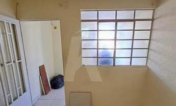 Imagem 5: Casa com 1 dormitório, sala, cozinha, banheiro e área de serviço