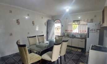 Imagem 2: Casa com 1 suíte e 2 quartos à venda no bairro Iririú em Joinville-SC por R$600.000,00