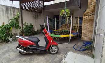 Imagem 6: SEGURANÇA TOTAL: Repasse de Casa com Portão Automático e Garagem Coberta