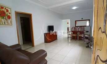 Imagem 3: Casa Térrea 3 Quartos e Terreno Inteiro no Jardim Paris - Maringá - PR