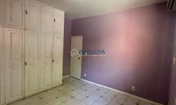 Imagem 4: Casa à Venda no Bairro São Francisco 4 Quartos, Amplo Terreno, Excelente Localização-Mana