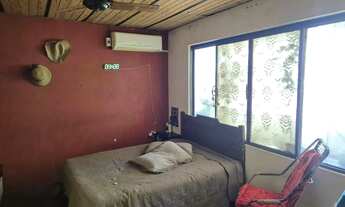 Imagem 7: Casa com amplo jardim