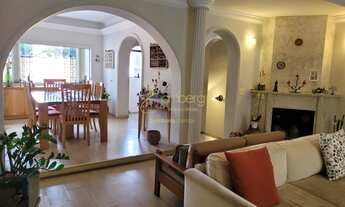 Imagem 2: Sobrado semi geminado com churrasqueira e piscina !!!