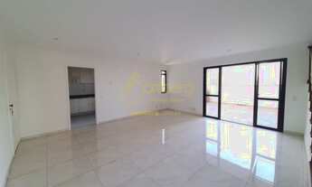 Imagem 4: Cobertura bem localizada, rua traquila com muito verde