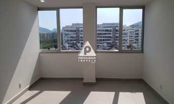 Imagem 3: Privilégio Imóveis vende: Excelente sala comercial, recém reformada no Recreio dos Bandeir