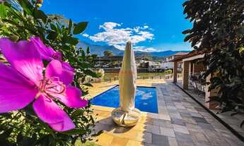 Imagem 4: Oportunidade! Linda casa de canal com vaga de barco em Angra!