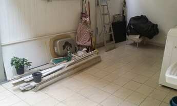 Imagem 3: Oportunidade. Apartamento com sala em dois ambientes, três quartos bem espaçosos e com