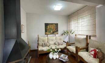 Imagem 4: Ótima casa em condomínio possui 4 quartos, 1 suíte, 8 vagas de garagem, condomínio complet