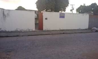 Imagem 2: Vendo Imóvel C/ Área Próximo de Meia Tarefa, na Rua São Francisco - Arapiraca