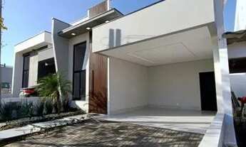 Imagem: Belíssima Casa térrea com PISCINA e Closet