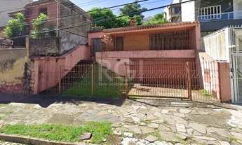 Imagem 2: Casa com 03 dormitórios, churrasqueira, pátio com piscina e 5 vagas de garagem no bairro M